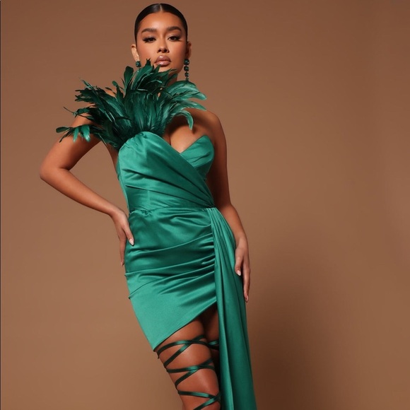 FASHION NOVA “Bernadette Feather Satin Mini Dress - EMERALD Size L - Picture 1 of 3
